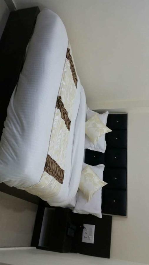 Hotel Cg Plaza Ahmedabad Exterior foto